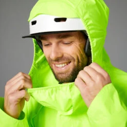 BTWIN PONCHO PLUIE VISIBILITE JOUR NUIT 560 NOIR JAUNE FLUO -Cycle Libre Magasin poncho pluie visibilite jour nuit 560 noir jaune fluo 6