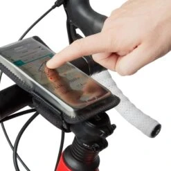 BTWIN Support Vélo Smartphone 500 Noir -Cycle Libre Magasin support velo smartphone 500 noir 2